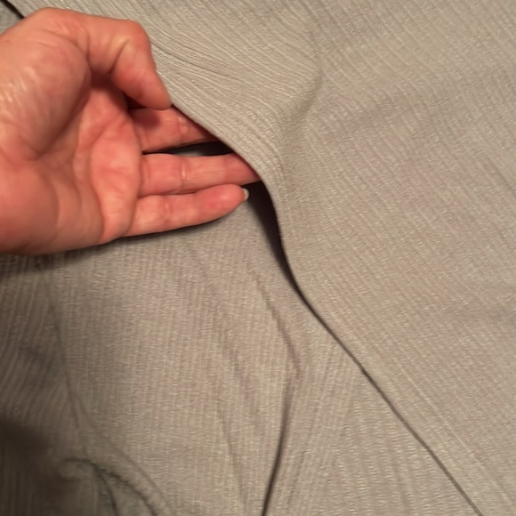 NWT GORGEOUS Long sleeve ribbed mock turtleneck with a triangular open back. - Picture 8 of 10